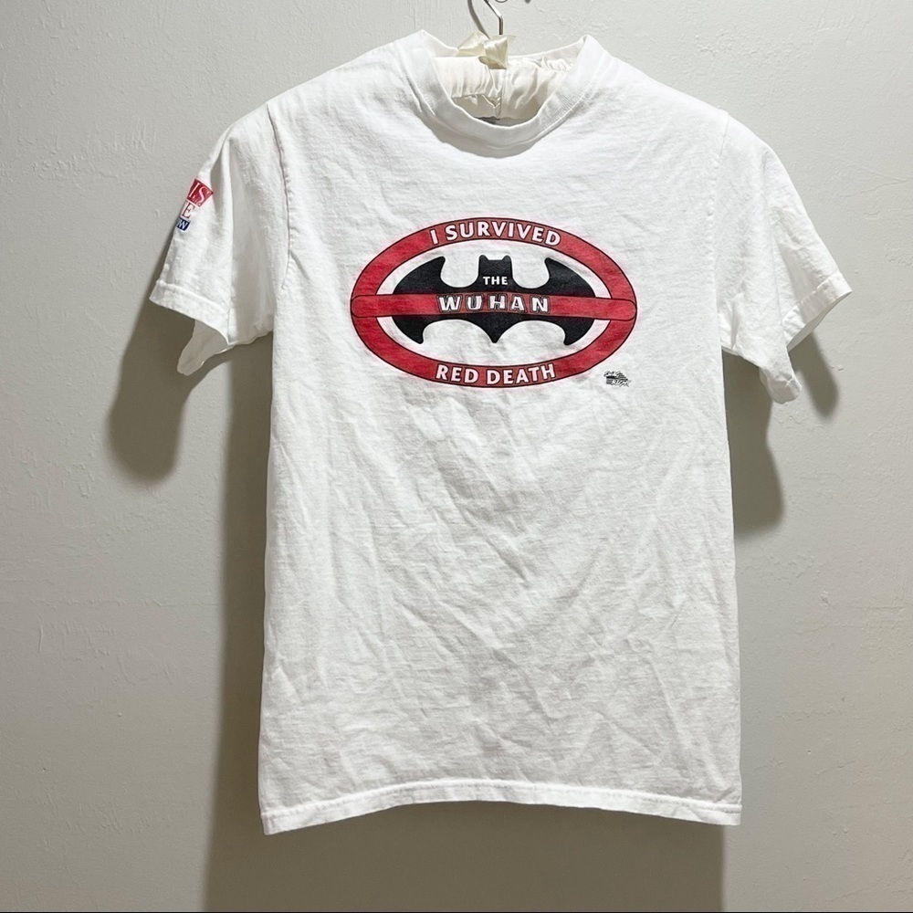 Vintage I SURVIVED THE WUHAN RED DEATH Chris Plante Show Swag Tee USA Size S